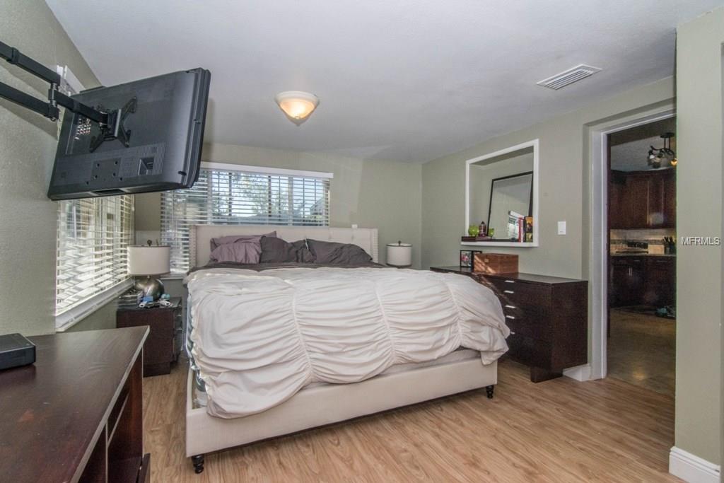 646 74TH AVENUE N, ST PETERSBURG, Florida 33702, 3 Bedrooms Bedrooms, 6 Rooms Rooms,2 BathroomsBathrooms,Residential,For sale,74TH,U7840908