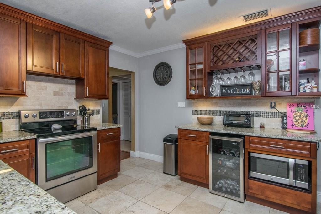 646 74TH AVENUE N, ST PETERSBURG, Florida 33702, 3 Bedrooms Bedrooms, 6 Rooms Rooms,2 BathroomsBathrooms,Residential,For sale,74TH,U7840908