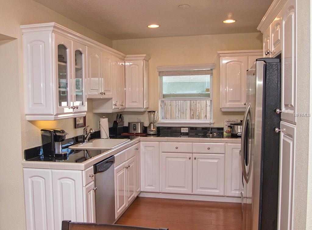 2120 HAWTHORNE STREET, SARASOTA, Florida 34239, 2 Bedrooms Bedrooms, 7 Rooms Rooms,2 BathroomsBathrooms,Residential,For sale,HAWTHORNE,A4204861