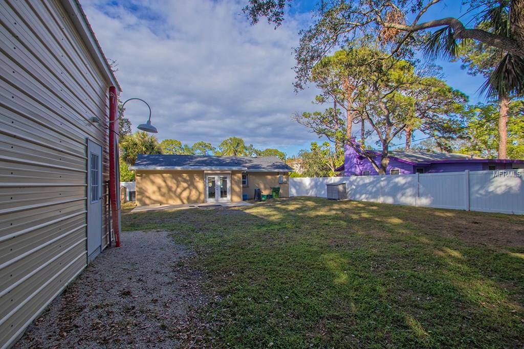 2120 HAWTHORNE STREET, SARASOTA, Florida 34239, 2 Bedrooms Bedrooms, 7 Rooms Rooms,2 BathroomsBathrooms,Residential,For sale,HAWTHORNE,A4204861