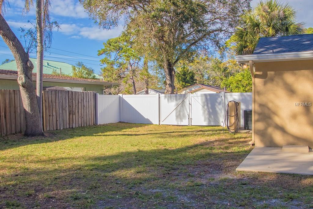 2120 HAWTHORNE STREET, SARASOTA, Florida 34239, 2 Bedrooms Bedrooms, 7 Rooms Rooms,2 BathroomsBathrooms,Residential,For sale,HAWTHORNE,A4204861