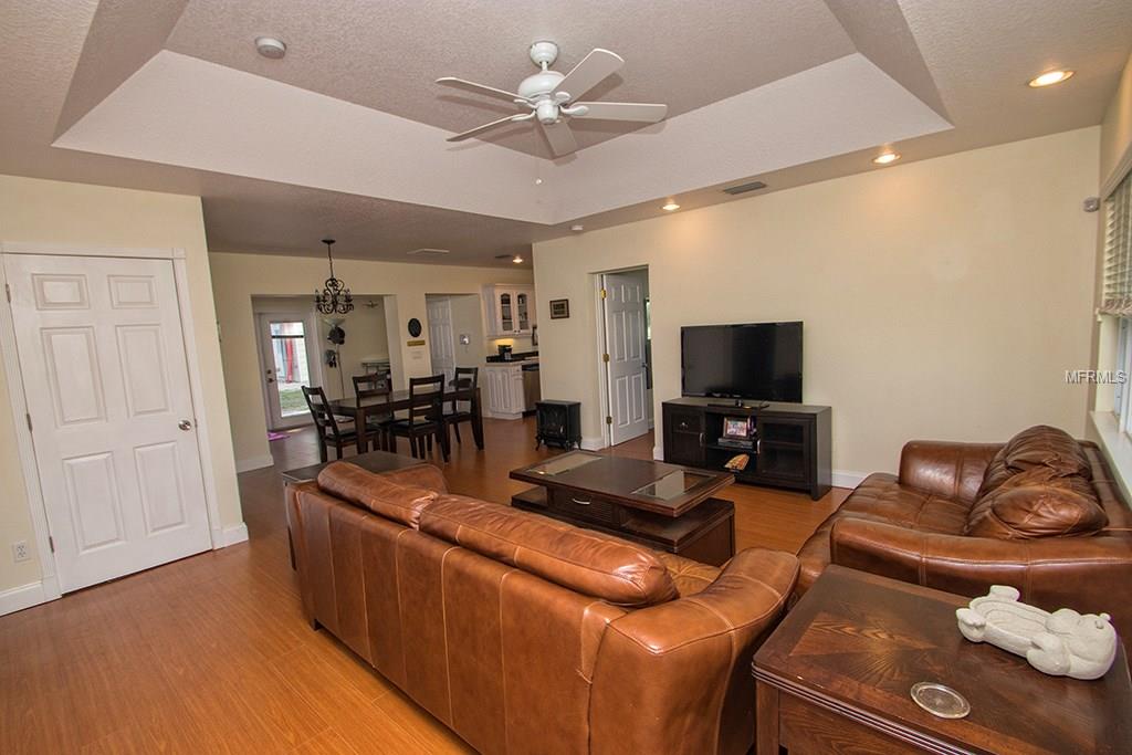 2120 HAWTHORNE STREET, SARASOTA, Florida 34239, 2 Bedrooms Bedrooms, 7 Rooms Rooms,2 BathroomsBathrooms,Residential,For sale,HAWTHORNE,A4204861