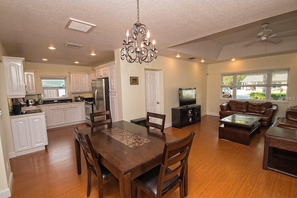 2120 HAWTHORNE STREET, SARASOTA, Florida 34239, 2 Bedrooms Bedrooms, 7 Rooms Rooms,2 BathroomsBathrooms,Residential,For sale,HAWTHORNE,A4204861