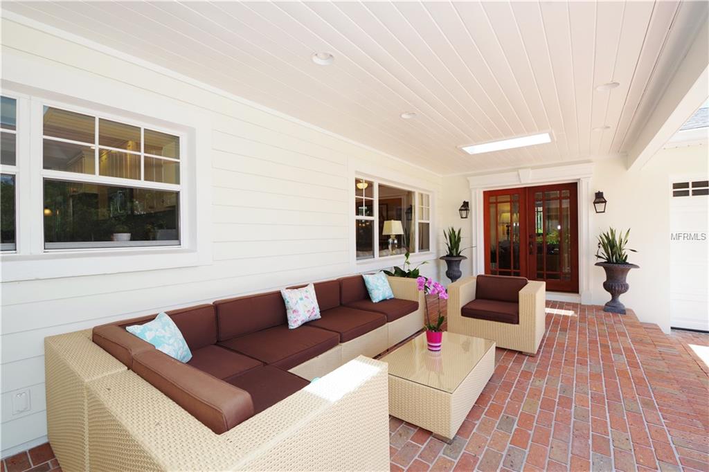 220 HAMPDEN PLACE, WINTER PARK, Florida 32789, 5 Bedrooms Bedrooms, 9 Rooms Rooms,3 BathroomsBathrooms,Residential,For sale,HAMPDEN,O5523084