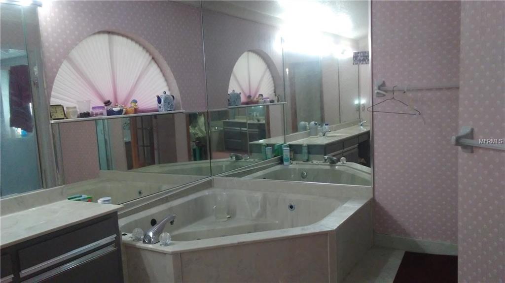 5409 CLUB HILL E, LAKELAND, Florida 33812, 3 Bedrooms Bedrooms, 5 Rooms Rooms,2 BathroomsBathrooms,Residential,For sale,CLUB,L4722790