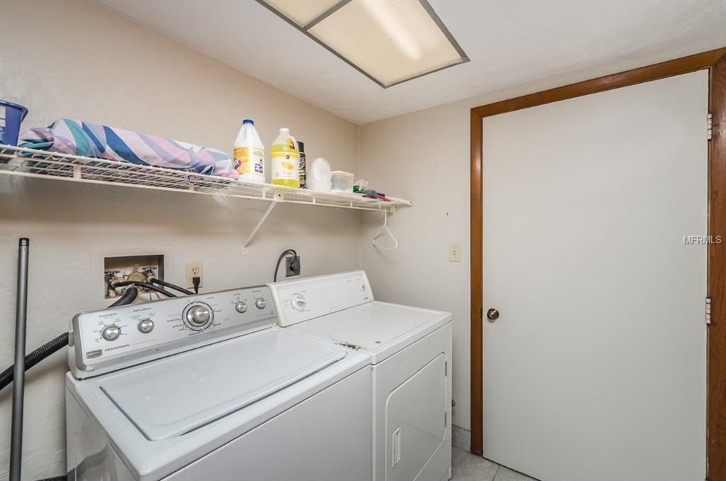 2072 AARON PLACE, CLEARWATER, Florida 33760, 2 Bedrooms Bedrooms, 3 Rooms Rooms,2 BathroomsBathrooms,Residential,For sale,AARON,U7838186