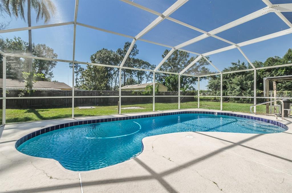 2072 AARON PLACE, CLEARWATER, Florida 33760, 2 Bedrooms Bedrooms, 3 Rooms Rooms,2 BathroomsBathrooms,Residential,For sale,AARON,U7838186