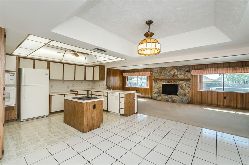 2072 AARON PLACE, CLEARWATER, Florida 33760, 2 Bedrooms Bedrooms, 3 Rooms Rooms,2 BathroomsBathrooms,Residential,For sale,AARON,U7838186