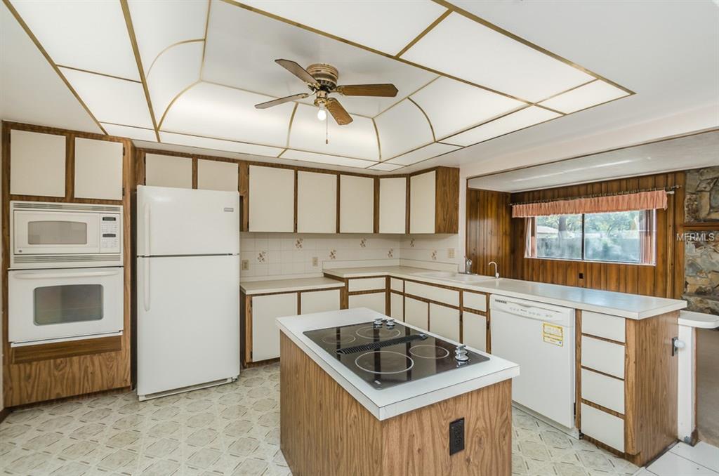 2072 AARON PLACE, CLEARWATER, Florida 33760, 2 Bedrooms Bedrooms, 3 Rooms Rooms,2 BathroomsBathrooms,Residential,For sale,AARON,U7838186