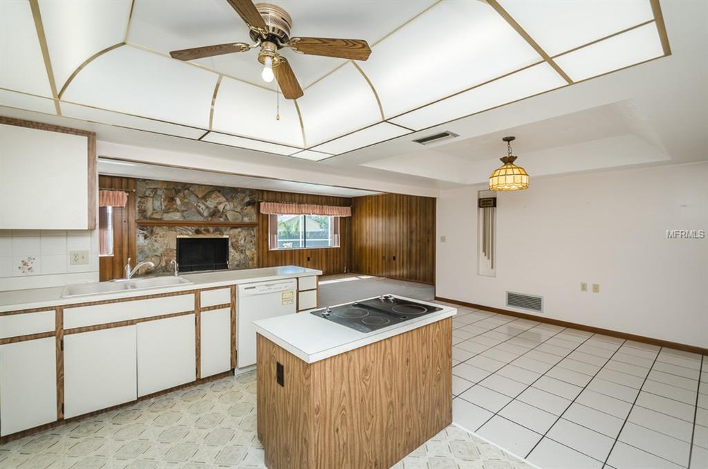 2072 AARON PLACE, CLEARWATER, Florida 33760, 2 Bedrooms Bedrooms, 3 Rooms Rooms,2 BathroomsBathrooms,Residential,For sale,AARON,U7838186