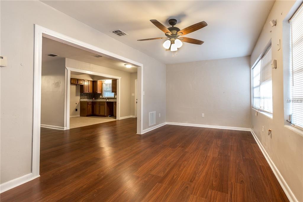 2001 SARAZEN COURT, ORLANDO, Florida 32808, 3 Bedrooms Bedrooms, 3 Rooms Rooms,2 BathroomsBathrooms,Residential,For sale,SARAZEN,T2915553