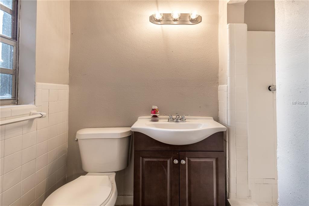 2001 SARAZEN COURT, ORLANDO, Florida 32808, 3 Bedrooms Bedrooms, 3 Rooms Rooms,2 BathroomsBathrooms,Residential,For sale,SARAZEN,T2915553