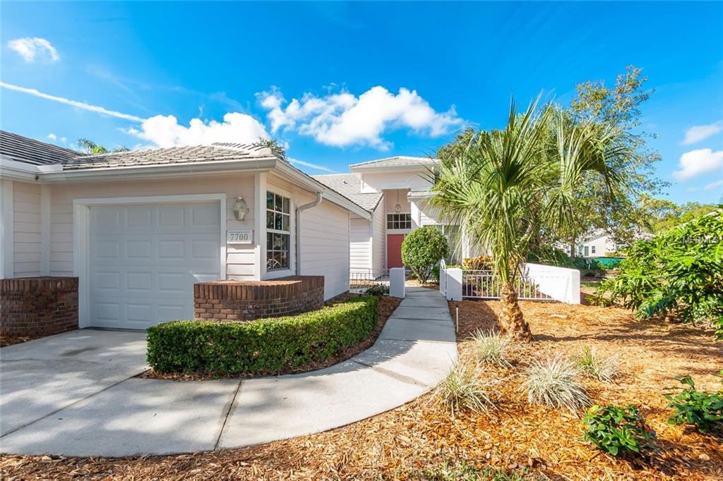 7700 WHITEBRIDGE GLEN, UNIVERSITY PARK, Florida 34201, 2 Bedrooms Bedrooms, 6 Rooms Rooms,2 BathroomsBathrooms,Residential,For sale,WHITEBRIDGE,A4204883