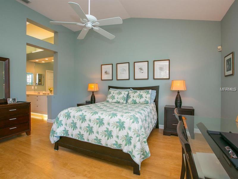 7700 WHITEBRIDGE GLEN, UNIVERSITY PARK, Florida 34201, 2 Bedrooms Bedrooms, 6 Rooms Rooms,2 BathroomsBathrooms,Residential,For sale,WHITEBRIDGE,A4204883