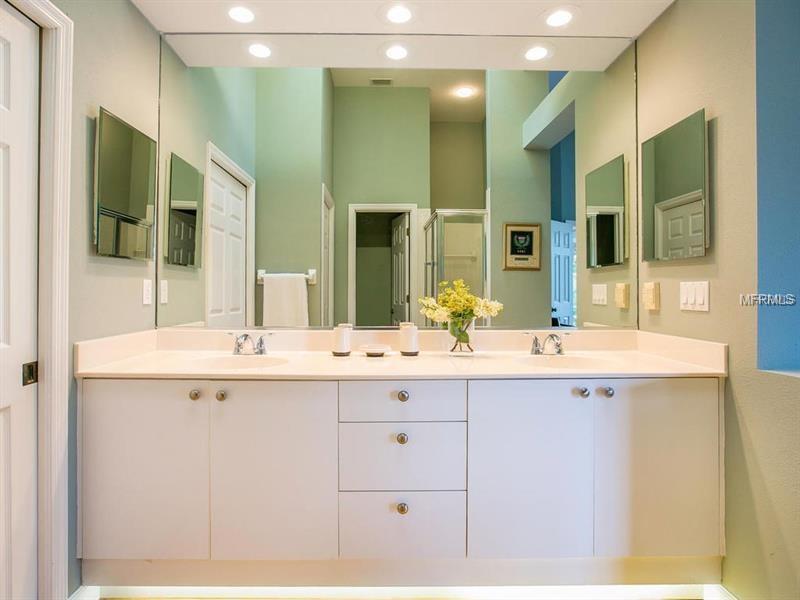 7700 WHITEBRIDGE GLEN, UNIVERSITY PARK, Florida 34201, 2 Bedrooms Bedrooms, 6 Rooms Rooms,2 BathroomsBathrooms,Residential,For sale,WHITEBRIDGE,A4204883