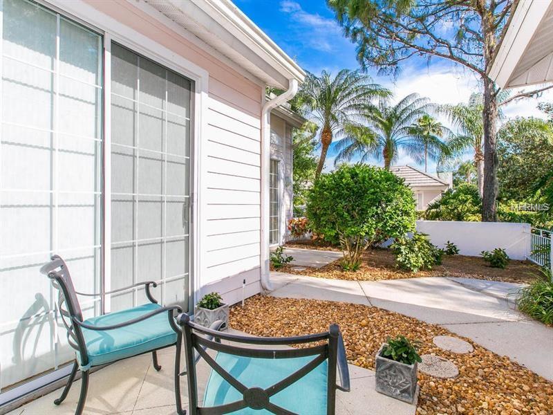 7700 WHITEBRIDGE GLEN, UNIVERSITY PARK, Florida 34201, 2 Bedrooms Bedrooms, 6 Rooms Rooms,2 BathroomsBathrooms,Residential,For sale,WHITEBRIDGE,A4204883