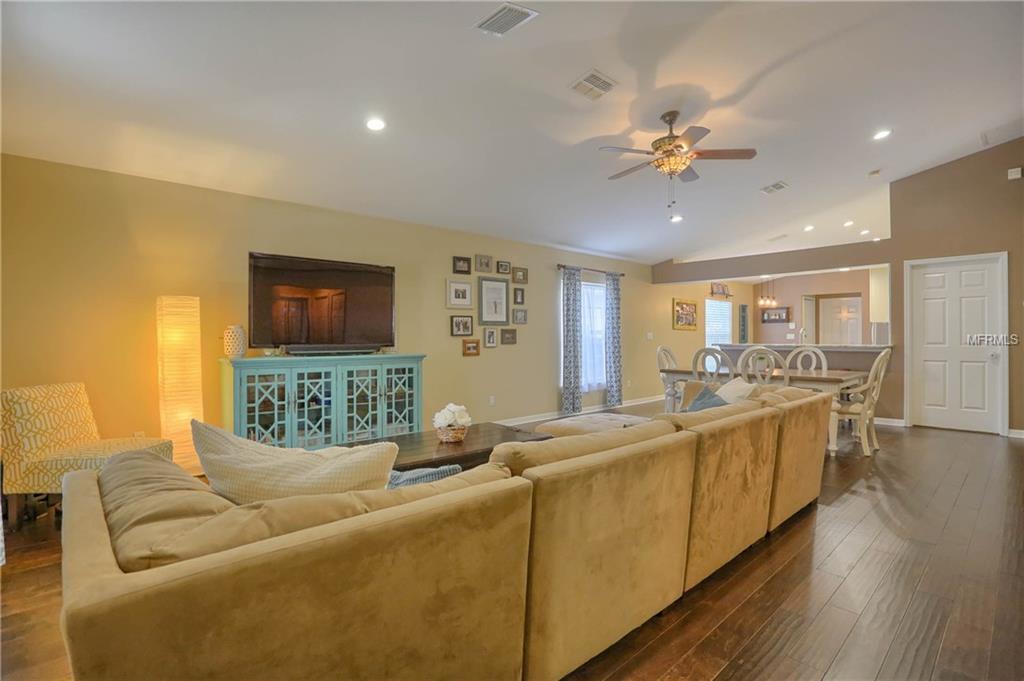 340 47TH AVENUE N, ST PETERSBURG, Florida 33703, 3 Bedrooms Bedrooms, 6 Rooms Rooms,2 BathroomsBathrooms,Residential,For sale,47TH,U7844305