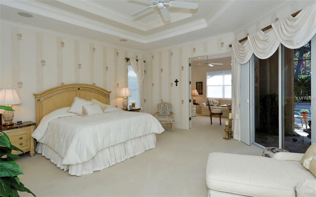 409 HUNTRIDGE DRIVE, VENICE, Florida 34292, 3 Bedrooms Bedrooms, 11 Rooms Rooms,3 BathroomsBathrooms,Residential,For sale,HUNTRIDGE,N5916012