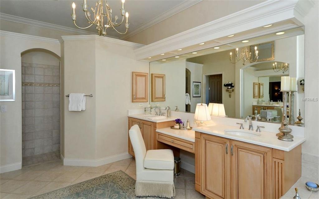 409 HUNTRIDGE DRIVE, VENICE, Florida 34292, 3 Bedrooms Bedrooms, 11 Rooms Rooms,3 BathroomsBathrooms,Residential,For sale,HUNTRIDGE,N5916012