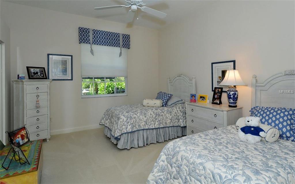 409 HUNTRIDGE DRIVE, VENICE, Florida 34292, 3 Bedrooms Bedrooms, 11 Rooms Rooms,3 BathroomsBathrooms,Residential,For sale,HUNTRIDGE,N5916012