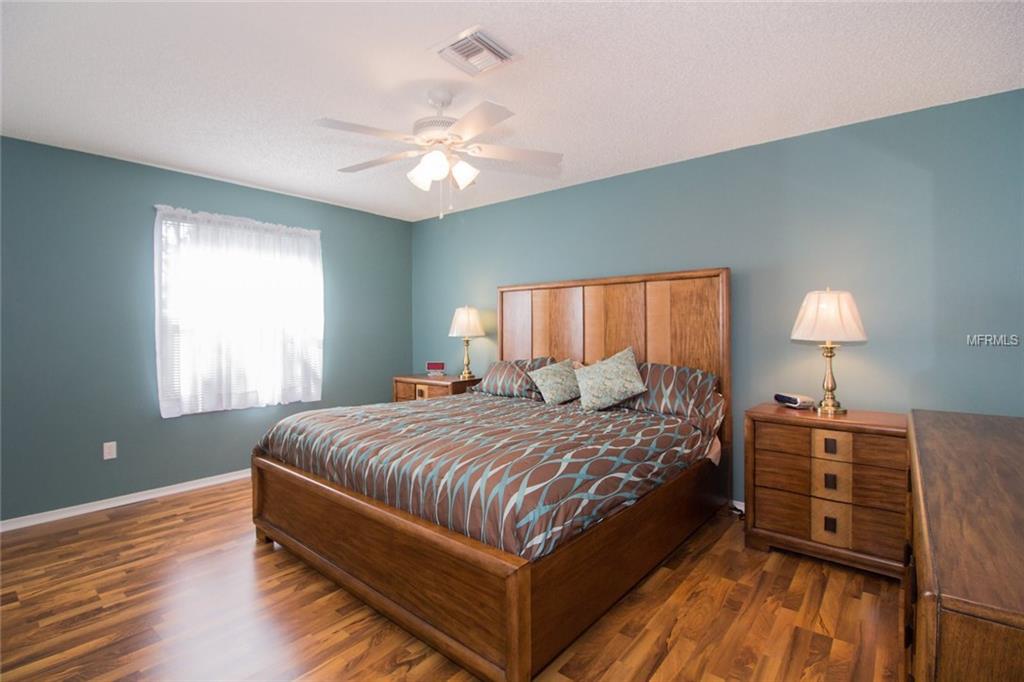 1736 MAGNOLIA AVENUE, LADY LAKE, Florida 32159, 2 Bedrooms Bedrooms, 6 Rooms Rooms,2 BathroomsBathrooms,Residential,For sale,MAGNOLIA,G4852215