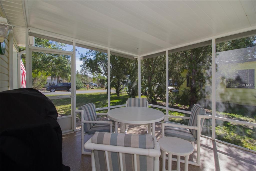 1736 MAGNOLIA AVENUE, LADY LAKE, Florida 32159, 2 Bedrooms Bedrooms, 6 Rooms Rooms,2 BathroomsBathrooms,Residential,For sale,MAGNOLIA,G4852215