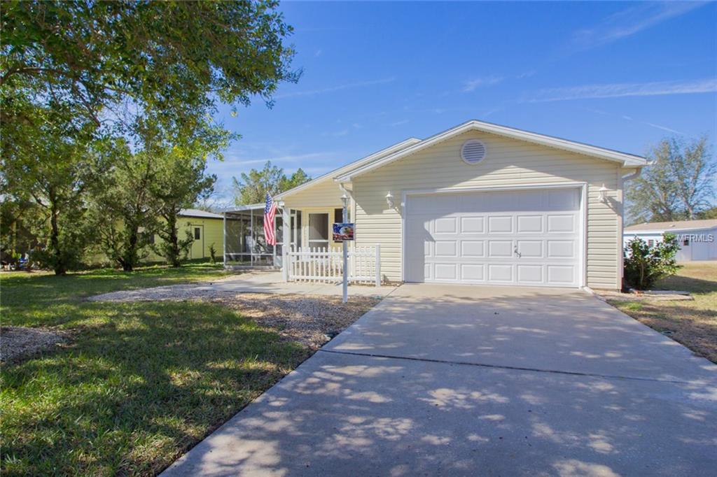 1736 MAGNOLIA AVENUE, LADY LAKE, Florida 32159, 2 Bedrooms Bedrooms, 6 Rooms Rooms,2 BathroomsBathrooms,Residential,For sale,MAGNOLIA,G4852215