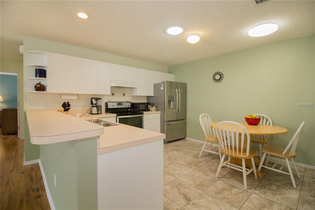 1736 MAGNOLIA AVENUE, LADY LAKE, Florida 32159, 2 Bedrooms Bedrooms, 6 Rooms Rooms,2 BathroomsBathrooms,Residential,For sale,MAGNOLIA,G4852215