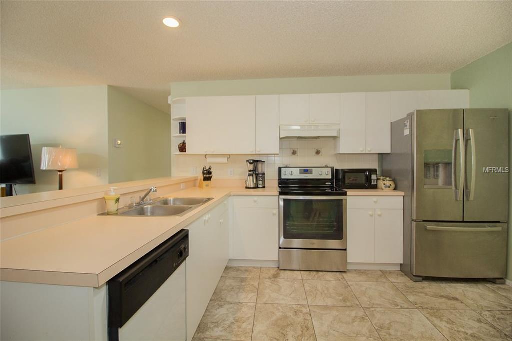 1736 MAGNOLIA AVENUE, LADY LAKE, Florida 32159, 2 Bedrooms Bedrooms, 6 Rooms Rooms,2 BathroomsBathrooms,Residential,For sale,MAGNOLIA,G4852215