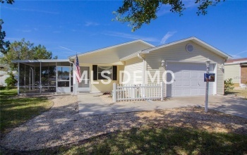 1736 MAGNOLIA AVENUE, LADY LAKE, Florida 32159, 2 Bedrooms Bedrooms, 6 Rooms Rooms,2 BathroomsBathrooms,Residential,For sale,MAGNOLIA,G4852215