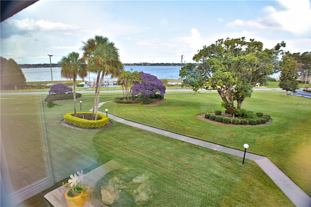 333 LAKE HOWARD DRIVE NW, WINTER HAVEN, Florida 33880, 3 Bedrooms Bedrooms, 7 Rooms Rooms,2 BathroomsBathrooms,Residential,For sale,LAKE HOWARD,P4717134