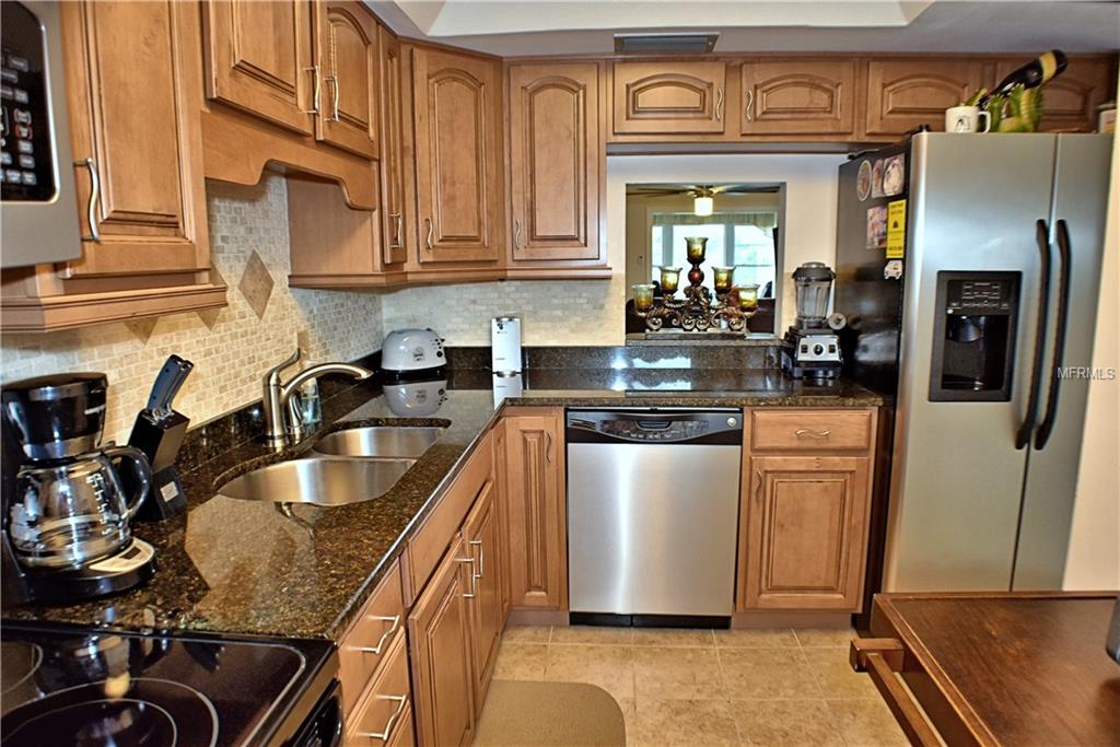 333 LAKE HOWARD DRIVE NW, WINTER HAVEN, Florida 33880, 3 Bedrooms Bedrooms, 7 Rooms Rooms,2 BathroomsBathrooms,Residential,For sale,LAKE HOWARD,P4717134