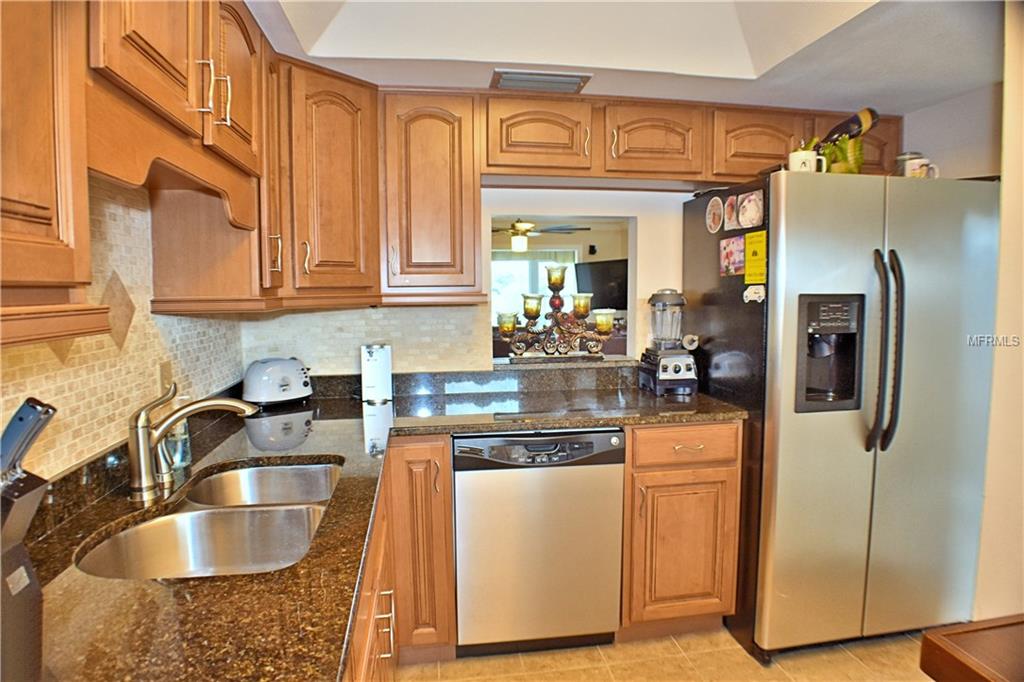 333 LAKE HOWARD DRIVE NW, WINTER HAVEN, Florida 33880, 3 Bedrooms Bedrooms, 7 Rooms Rooms,2 BathroomsBathrooms,Residential,For sale,LAKE HOWARD,P4717134