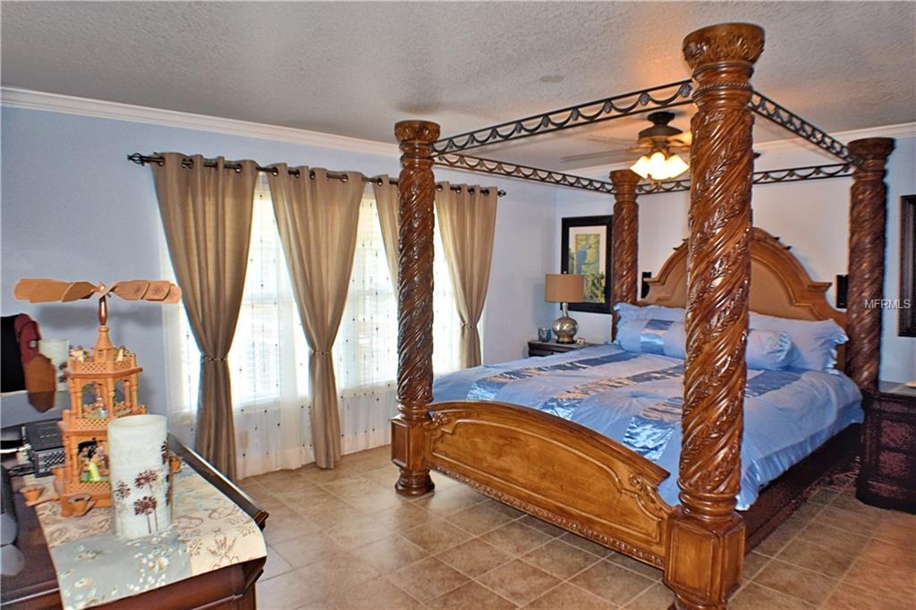 333 LAKE HOWARD DRIVE NW, WINTER HAVEN, Florida 33880, 3 Bedrooms Bedrooms, 7 Rooms Rooms,2 BathroomsBathrooms,Residential,For sale,LAKE HOWARD,P4717134