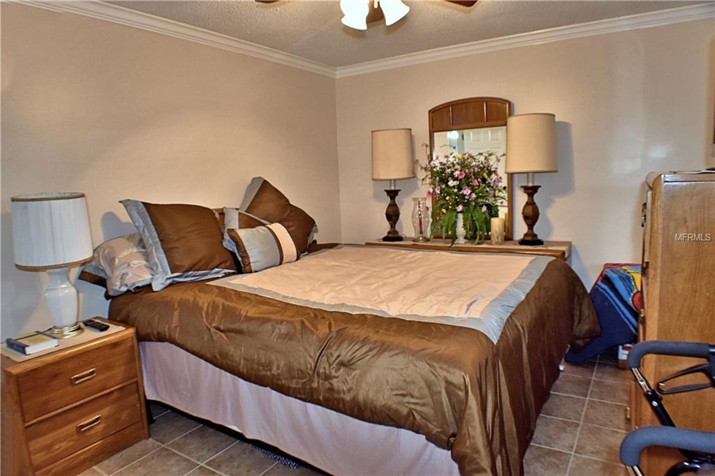 333 LAKE HOWARD DRIVE NW, WINTER HAVEN, Florida 33880, 3 Bedrooms Bedrooms, 7 Rooms Rooms,2 BathroomsBathrooms,Residential,For sale,LAKE HOWARD,P4717134