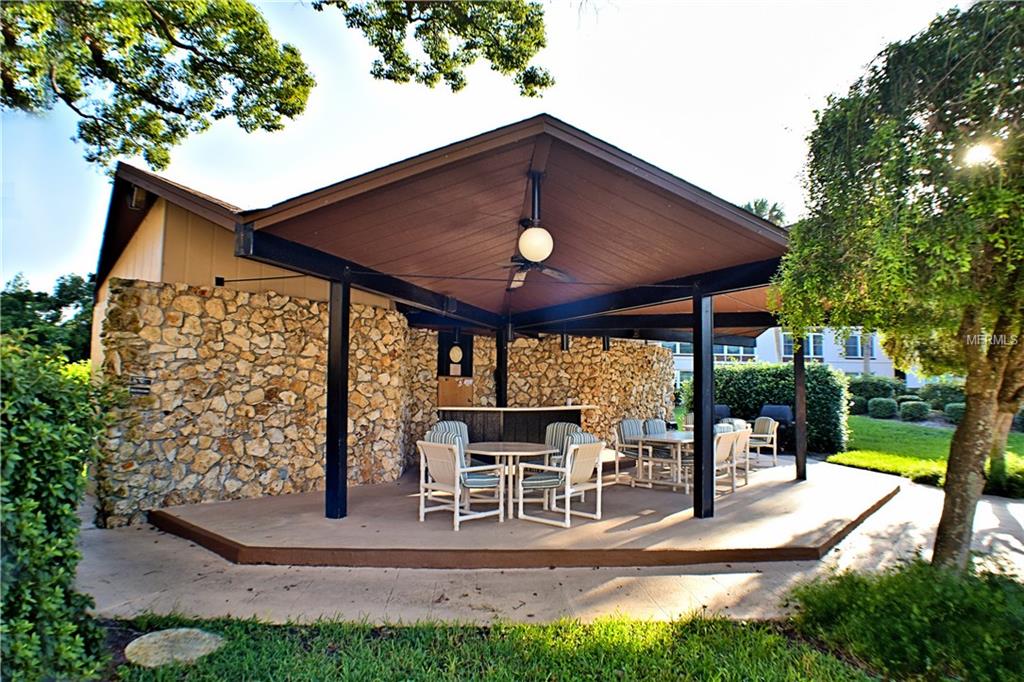 333 LAKE HOWARD DRIVE NW, WINTER HAVEN, Florida 33880, 3 Bedrooms Bedrooms, 7 Rooms Rooms,2 BathroomsBathrooms,Residential,For sale,LAKE HOWARD,P4717134