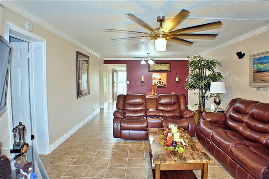 333 LAKE HOWARD DRIVE NW, WINTER HAVEN, Florida 33880, 3 Bedrooms Bedrooms, 7 Rooms Rooms,2 BathroomsBathrooms,Residential,For sale,LAKE HOWARD,P4717134