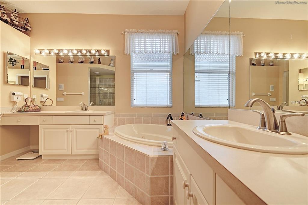 812 DERBYSHIRE DRIVE VENICE, Florida 34285, 3 Bedrooms Bedrooms, 9 Rooms Rooms,2 BathroomsBathrooms,Residential,For sale,DERBYSHIRE,A4199641