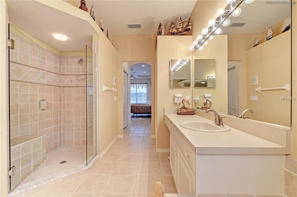 812 DERBYSHIRE DRIVE VENICE, Florida 34285, 3 Bedrooms Bedrooms, 9 Rooms Rooms,2 BathroomsBathrooms,Residential,For sale,DERBYSHIRE,A4199641