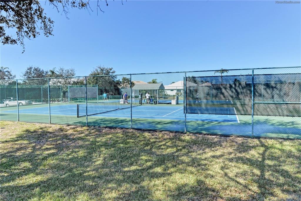 812 DERBYSHIRE DRIVE VENICE, Florida 34285, 3 Bedrooms Bedrooms, 9 Rooms Rooms,2 BathroomsBathrooms,Residential,For sale,DERBYSHIRE,A4199641