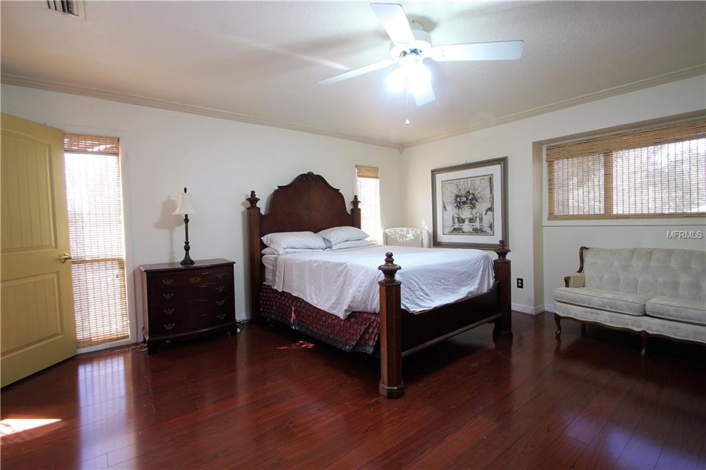 111 HIDDEN OAK DRIVE, LONGWOOD, Florida 32779, 4 Bedrooms Bedrooms, 8 Rooms Rooms,2 BathroomsBathrooms,Residential,For sale,HIDDEN OAK,O5561288