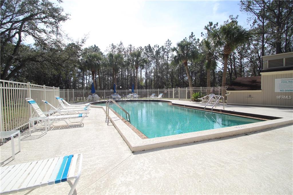 111 HIDDEN OAK DRIVE, LONGWOOD, Florida 32779, 4 Bedrooms Bedrooms, 8 Rooms Rooms,2 BathroomsBathrooms,Residential,For sale,HIDDEN OAK,O5561288