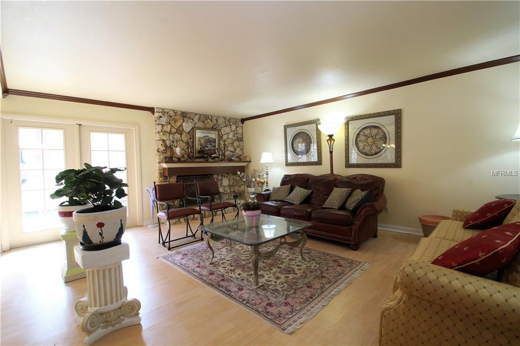 111 HIDDEN OAK DRIVE, LONGWOOD, Florida 32779, 4 Bedrooms Bedrooms, 8 Rooms Rooms,2 BathroomsBathrooms,Residential,For sale,HIDDEN OAK,O5561288