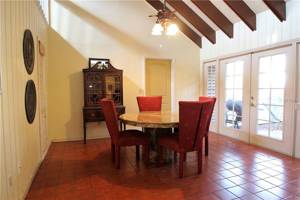 111 HIDDEN OAK DRIVE, LONGWOOD, Florida 32779, 4 Bedrooms Bedrooms, 8 Rooms Rooms,2 BathroomsBathrooms,Residential,For sale,HIDDEN OAK,O5561288