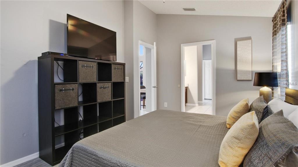 2662 ONEIDA LOOP, KISSIMMEE, Florida 34747, 5 Bedrooms Bedrooms, 8 Rooms Rooms,4 BathroomsBathrooms,Residential,For sale,ONEIDA,O5561503