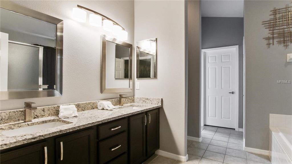 2662 ONEIDA LOOP, KISSIMMEE, Florida 34747, 5 Bedrooms Bedrooms, 8 Rooms Rooms,4 BathroomsBathrooms,Residential,For sale,ONEIDA,O5561503