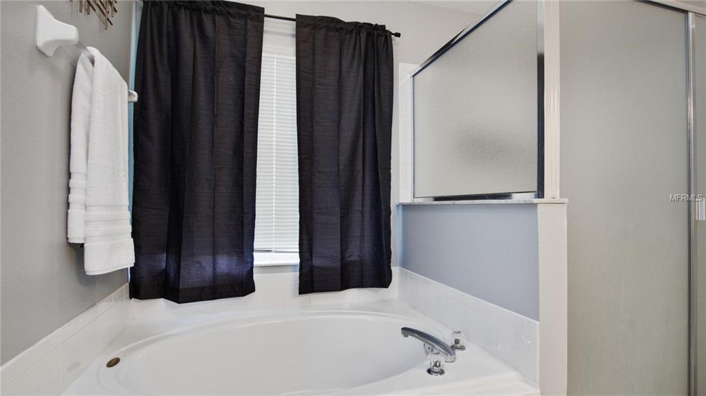 2662 ONEIDA LOOP, KISSIMMEE, Florida 34747, 5 Bedrooms Bedrooms, 8 Rooms Rooms,4 BathroomsBathrooms,Residential,For sale,ONEIDA,O5561503