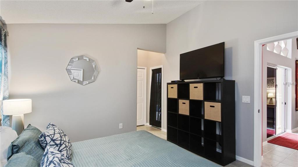 2662 ONEIDA LOOP, KISSIMMEE, Florida 34747, 5 Bedrooms Bedrooms, 8 Rooms Rooms,4 BathroomsBathrooms,Residential,For sale,ONEIDA,O5561503