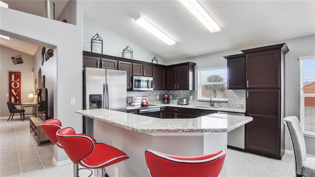 2662 ONEIDA LOOP, KISSIMMEE, Florida 34747, 5 Bedrooms Bedrooms, 8 Rooms Rooms,4 BathroomsBathrooms,Residential,For sale,ONEIDA,O5561503