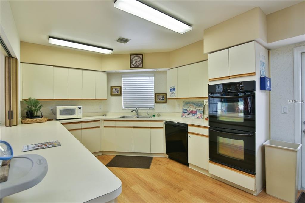 4230 MADEIRA COURT, SARASOTA, Florida 34233, 2 Bedrooms Bedrooms, 5 Rooms Rooms,2 BathroomsBathrooms,Residential,For sale,MADEIRA,A4197848